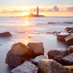 Sunrise at St Mary's Lighthouse, Whitley Bay, Tyne & Wear, England.